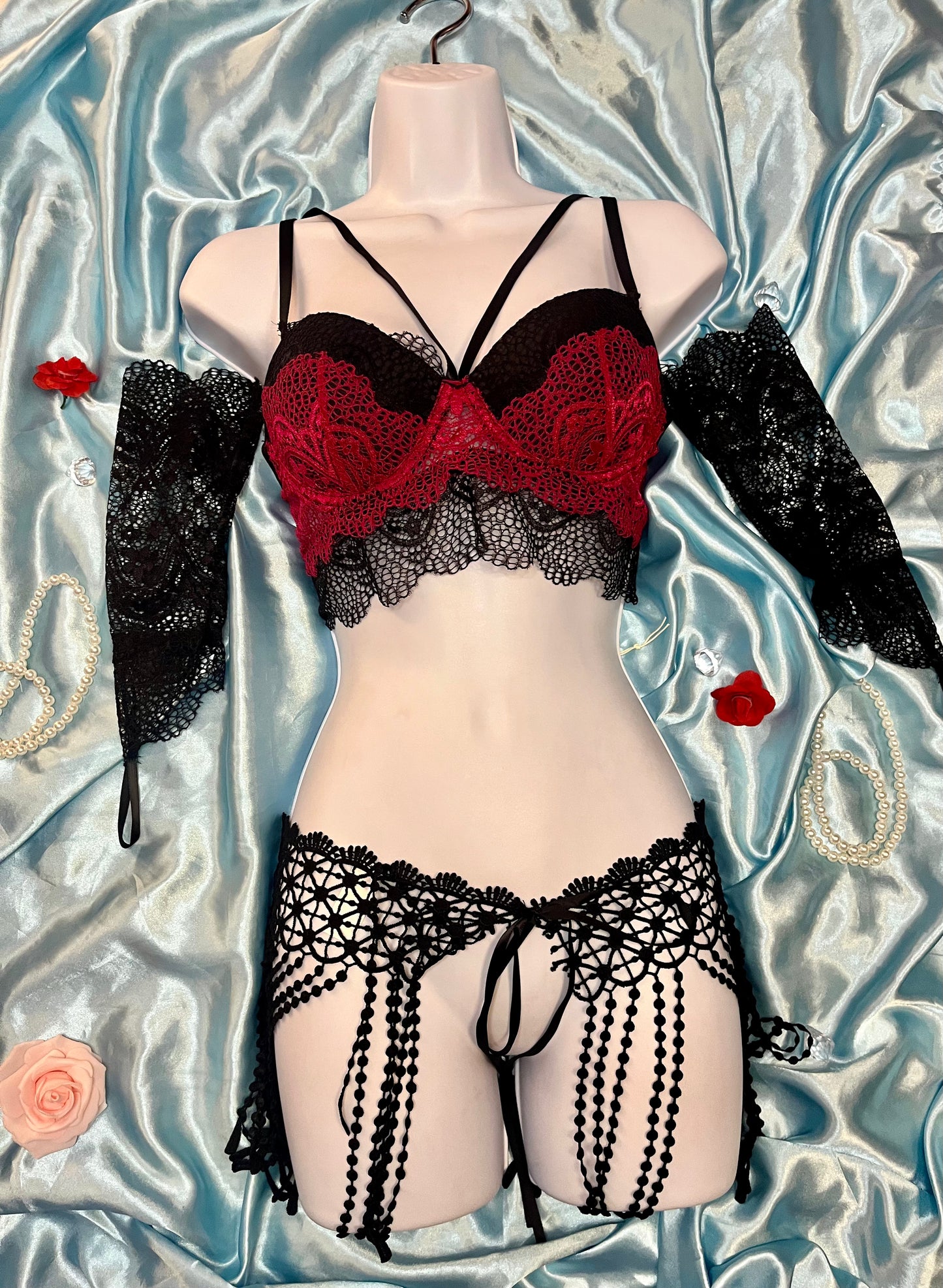 Dark Femme Lingerie